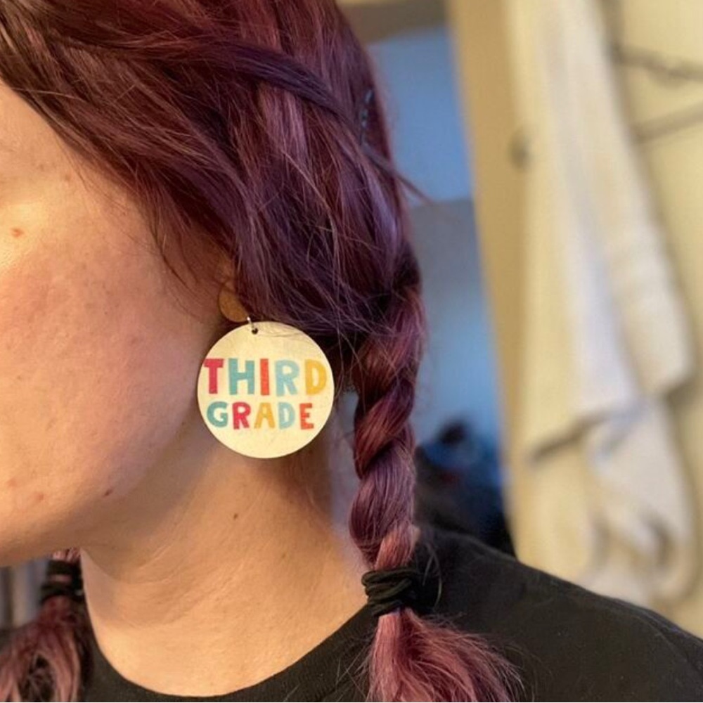 2nd Grade School Earrings 📝 - Picture 4 of 5